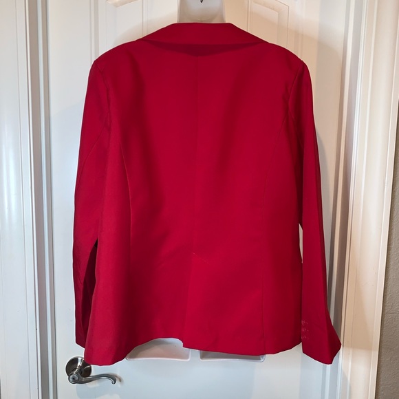 Ambiance Plus Size Red Blazer NWT - Picture 2 of 2